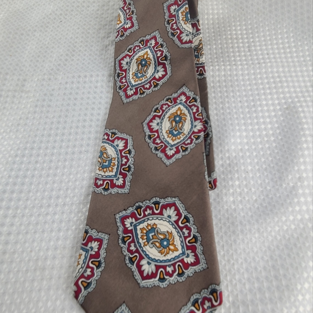 Vintage Don Loper Beverly Hills Necktie 100% Silk
